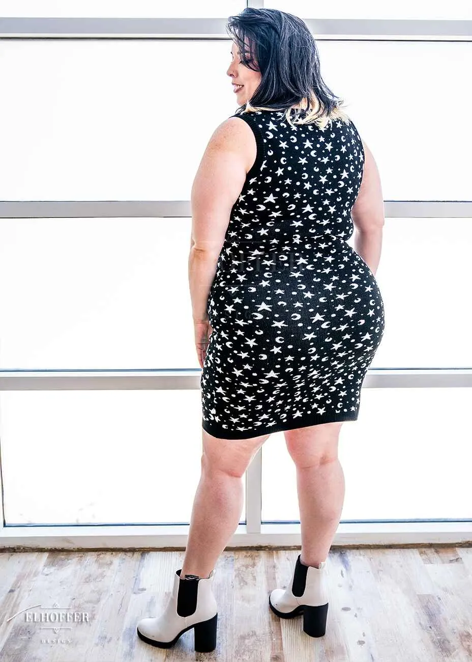 Essential Pisces Dress - Starry Witch