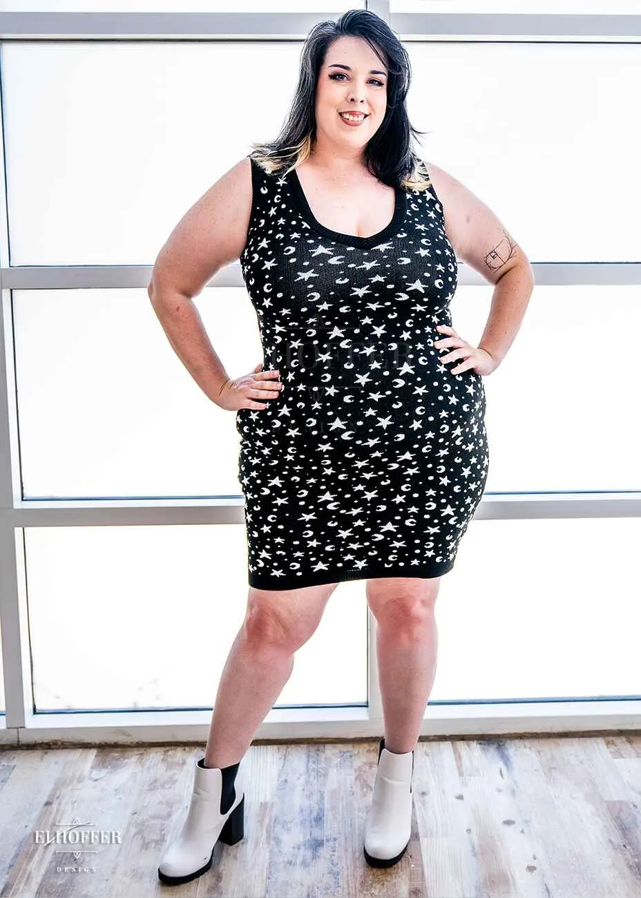 Essential Pisces Dress - Starry Witch