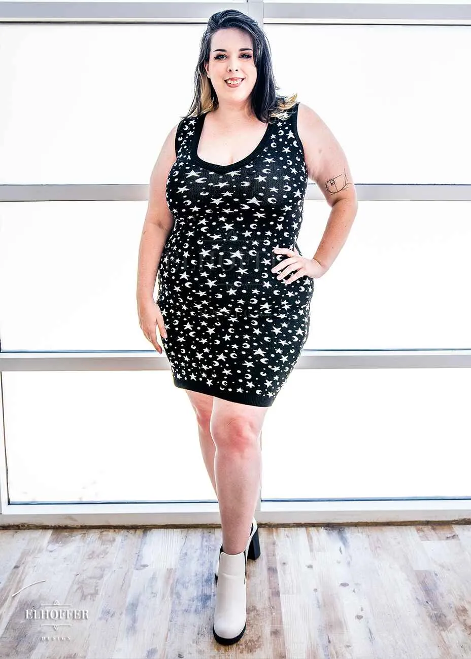 Essential Pisces Dress - Starry Witch